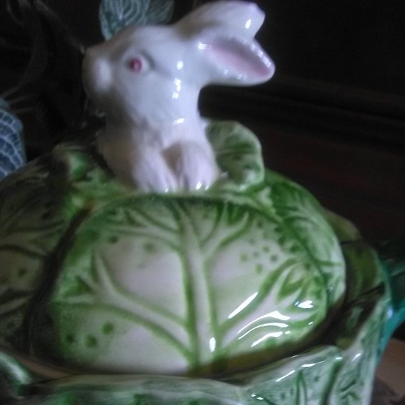 BUNNY LANE Vintage Bunny Teapot - Picture 13 of 16